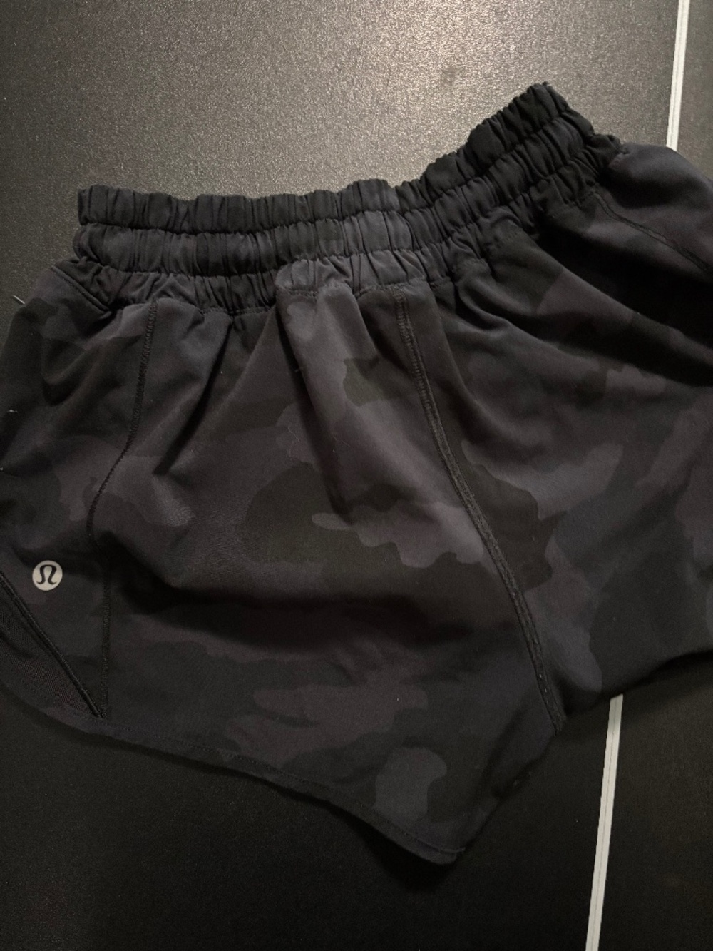 Lululemon Hotty hot camouflage short size 4